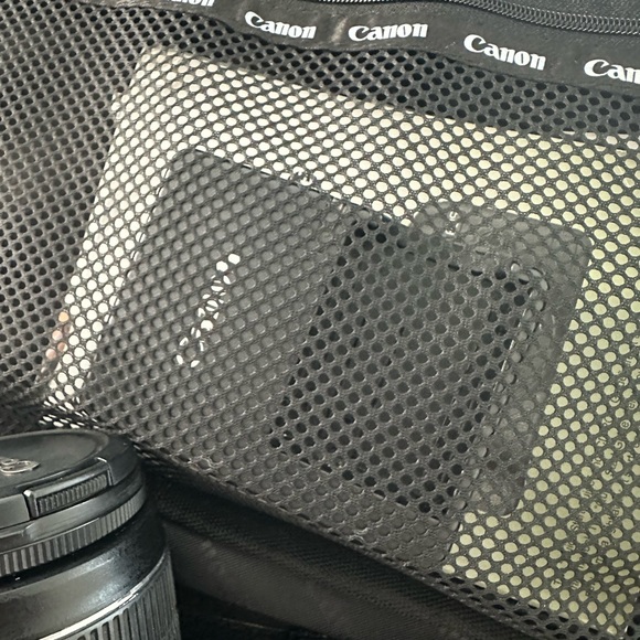 CANON Rebel T1i EOS 500D with 2nd lenses- zoom battery, charger & case - Picture 11 of 16